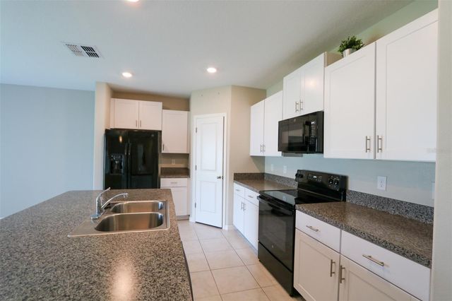 3715 DAISY BLOOM PLACE, Tampa, FL 33619