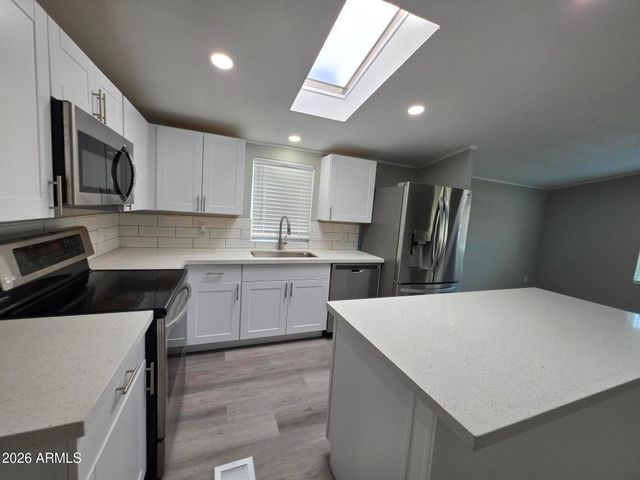 2233 E BEHREND Drive 92, Phoenix, AZ 85024