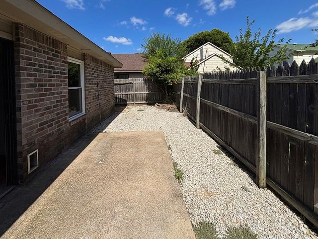 2910 Galemeadow Drive, Fort Worth, TX 76123