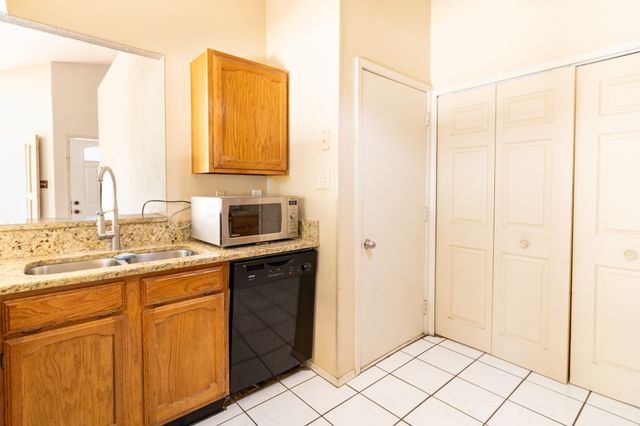 2910 Galemeadow Drive, Fort Worth, TX 76123