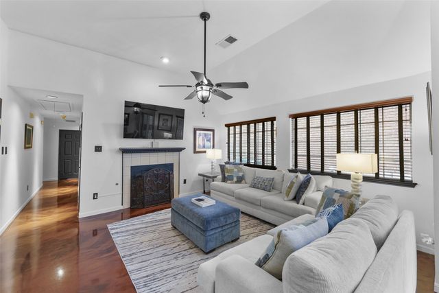 411 Red River Trail, Irving, TX 75063