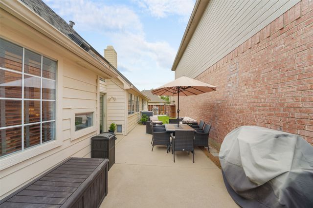 411 Red River Trail, Irving, TX 75063