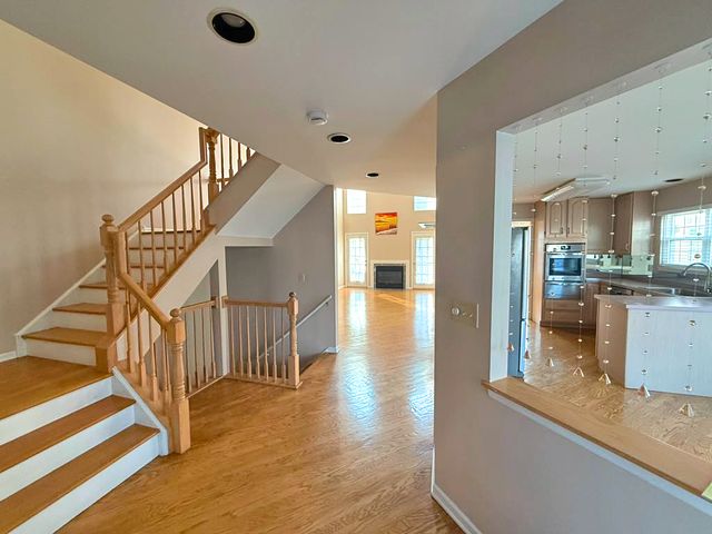 991 SWEETFLOWER Drive, Hoffman Estates, IL 60169
