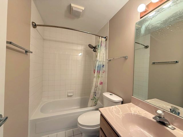 991 SWEETFLOWER Drive, Hoffman Estates, IL 60169