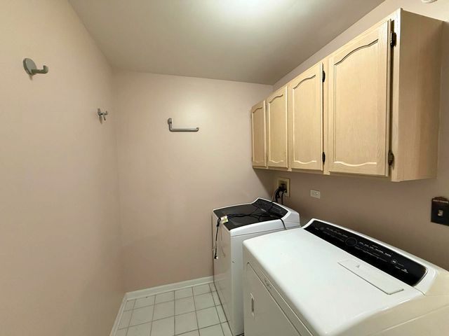 991 SWEETFLOWER Drive, Hoffman Estates, IL 60169