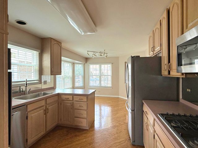 991 SWEETFLOWER Drive, Hoffman Estates, IL 60169
