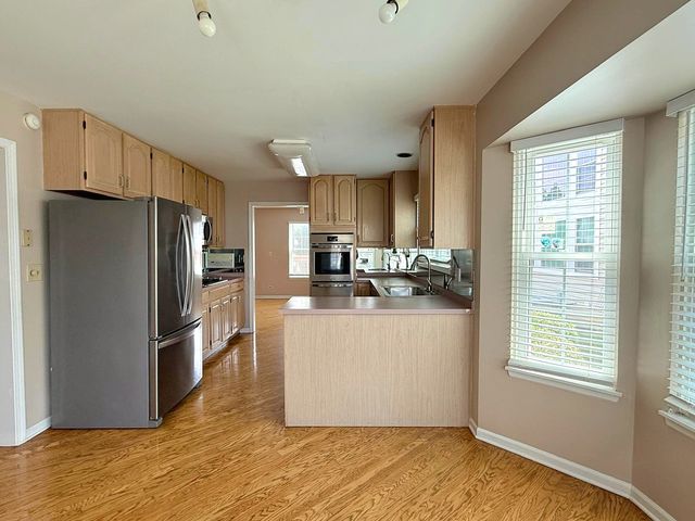 991 SWEETFLOWER Drive, Hoffman Estates, IL 60169