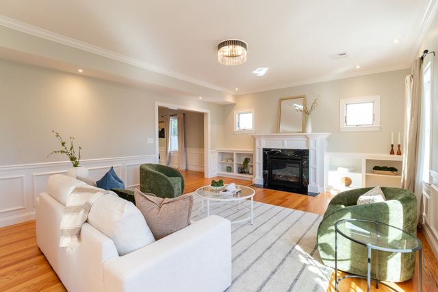 20 College Farm Rd, Waltham, MA 02451
