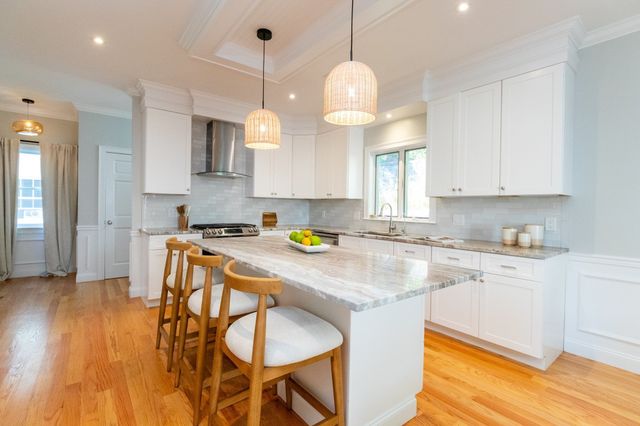 20 College Farm Rd, Waltham, MA 02451
