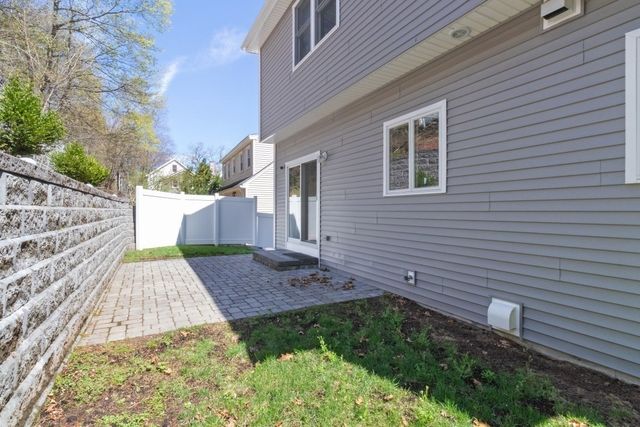 20 College Farm Rd, Waltham, MA 02451