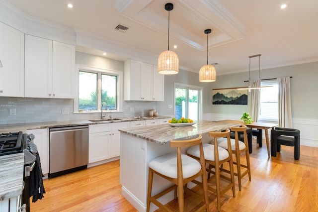 20 College Farm Rd, Waltham, MA 02451