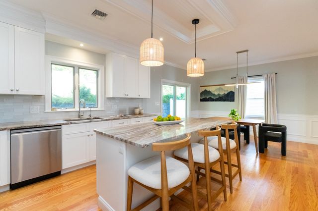 20 College Farm Rd, Waltham, MA 02451