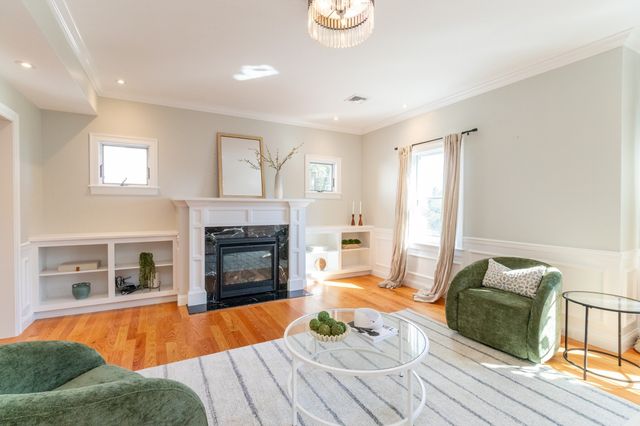20 College Farm Rd, Waltham, MA 02451