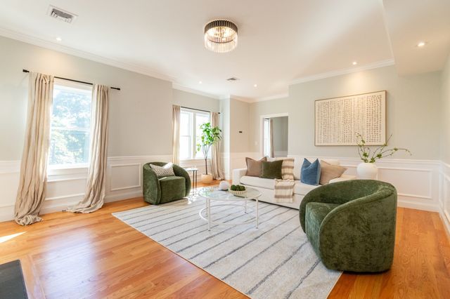 20 College Farm Rd, Waltham, MA 02451