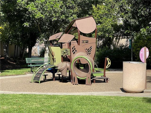 219 Seacountry Lane, Rancho Santa Margarita, CA 92688