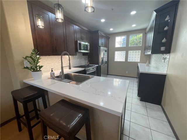 219 Seacountry Lane, Rancho Santa Margarita, CA 92688