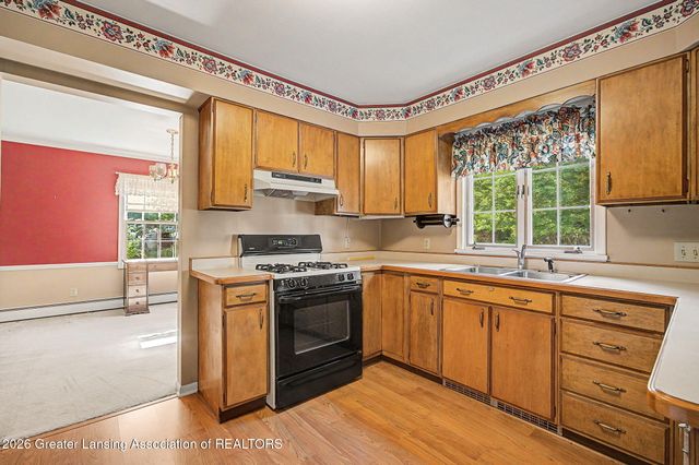 5812 Peachtree Drive, Grand Ledge, MI 48837