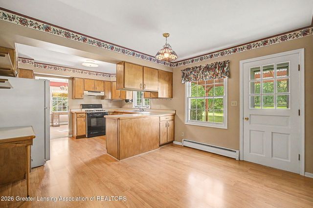 5812 Peachtree Drive, Grand Ledge, MI 48837