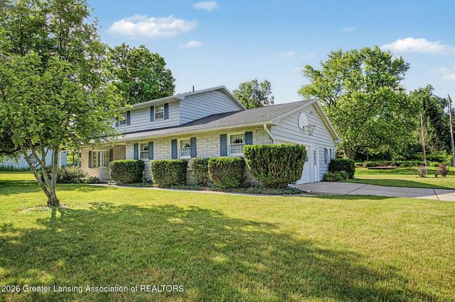 5812 Peachtree Drive, Grand Ledge, MI 48837