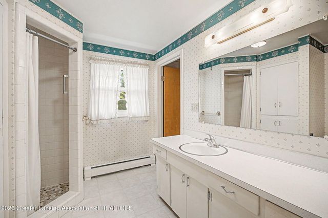 5812 Peachtree Drive, Grand Ledge, MI 48837
