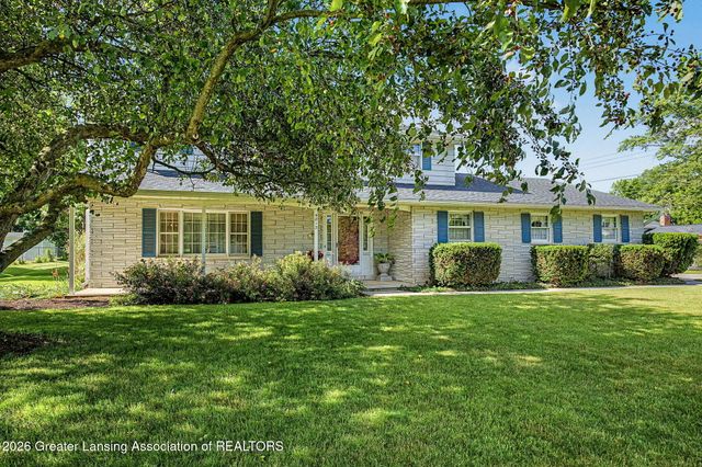 5812 Peachtree Drive, Grand Ledge, MI 48837