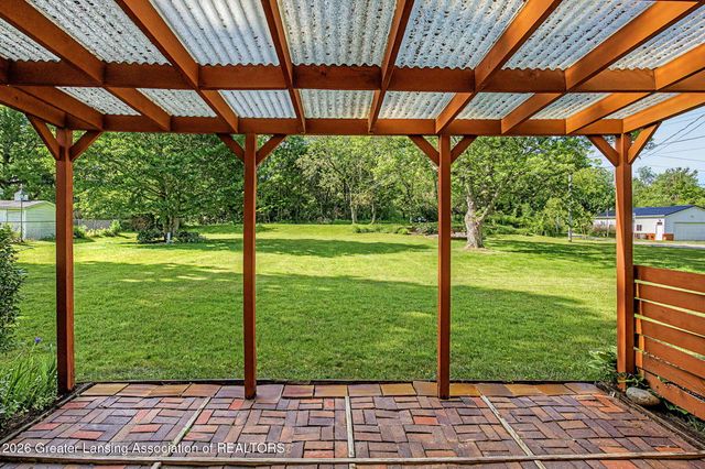 5812 Peachtree Drive, Grand Ledge, MI 48837