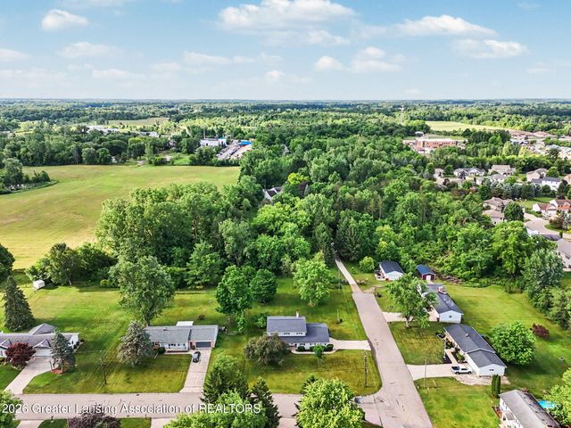 5812 Peachtree Drive, Grand Ledge, MI 48837
