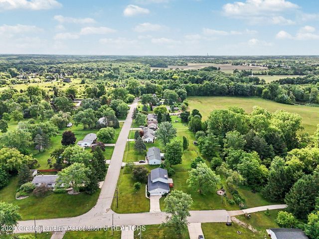 5812 Peachtree Drive, Grand Ledge, MI 48837