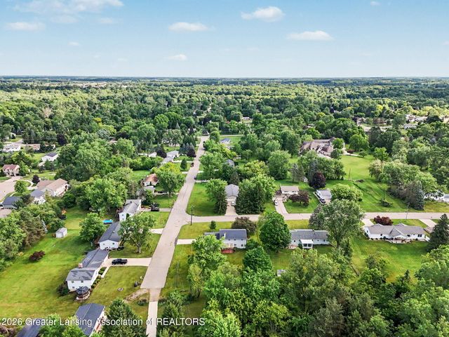 5812 Peachtree Drive, Grand Ledge, MI 48837