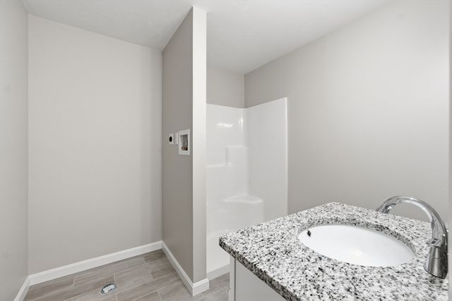 71 Pine St B, Warren, MA 01083