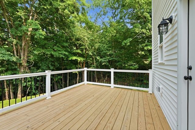 71 Pine St B, Warren, MA 01083