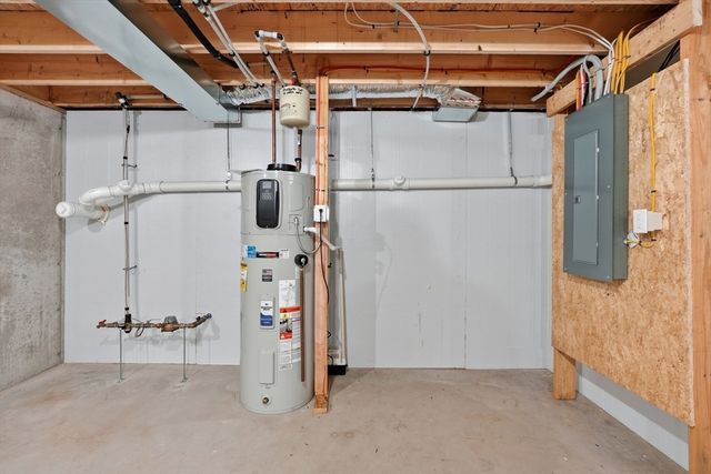 71 Pine St B, Warren, MA 01083