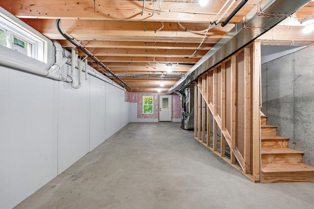 71 Pine St B, Warren, MA 01083