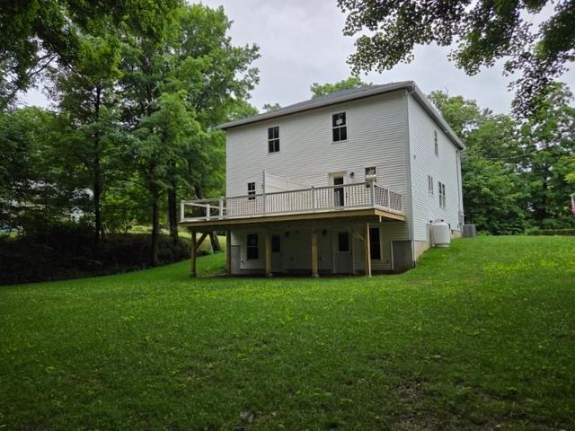 71 Pine St B, Warren, MA 01083