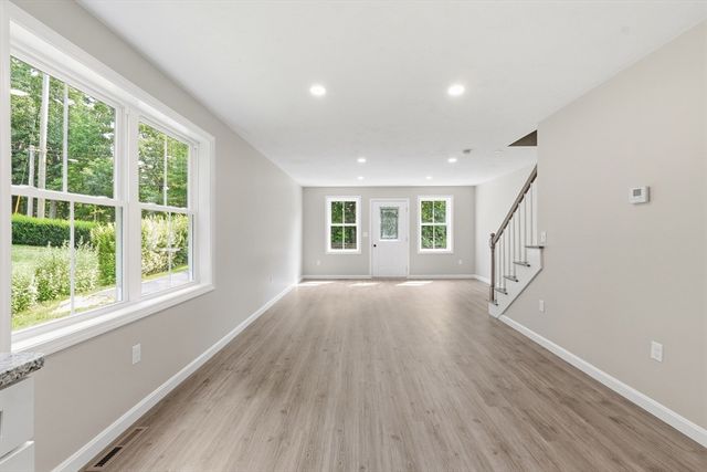 71 Pine St B, Warren, MA 01083