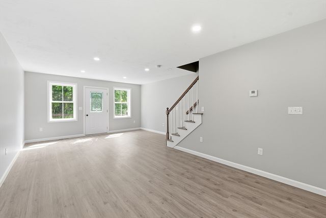 71 Pine St B, Warren, MA 01083