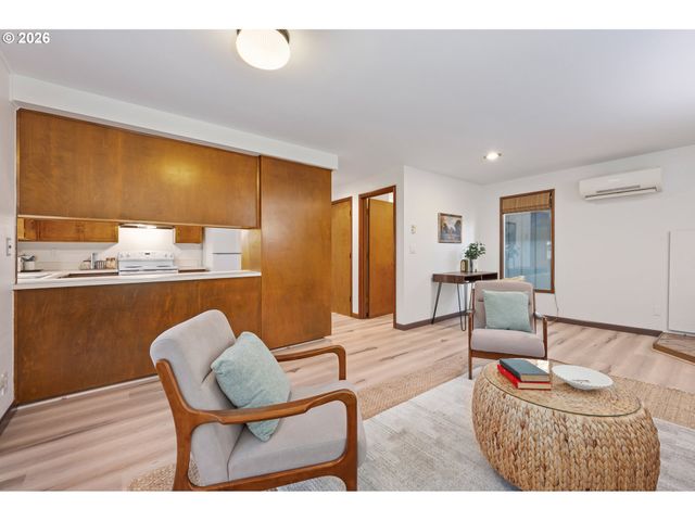 765 SPRAGUE St, Eugene, OR 97405