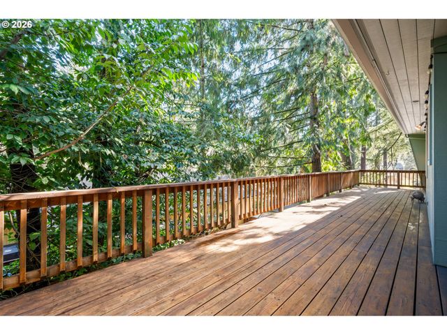 765 SPRAGUE St, Eugene, OR 97405