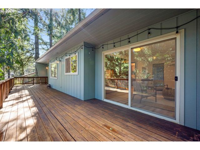 765 SPRAGUE St, Eugene, OR 97405