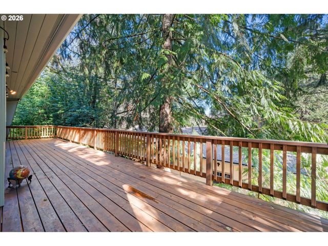 765 SPRAGUE St, Eugene, OR 97405