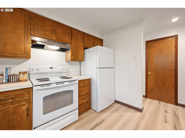 765 SPRAGUE St, Eugene, OR 97405