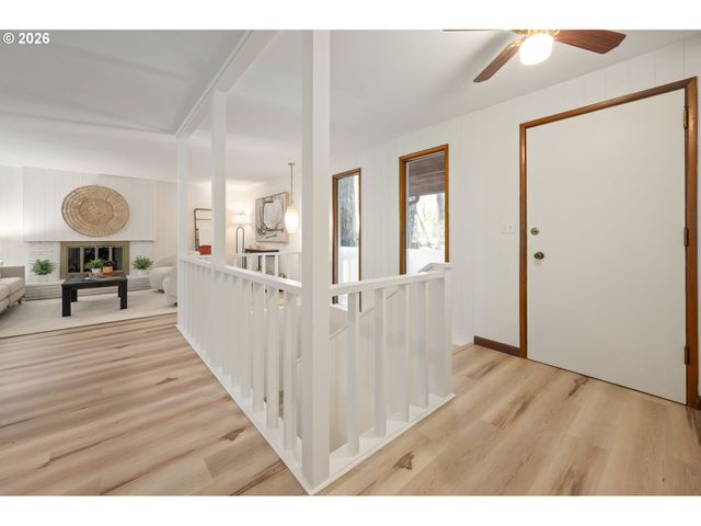 765 SPRAGUE St, Eugene, OR 97405