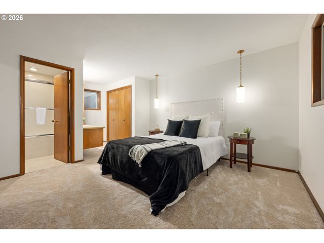 765 SPRAGUE St, Eugene, OR 97405