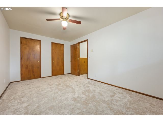 765 SPRAGUE St, Eugene, OR 97405