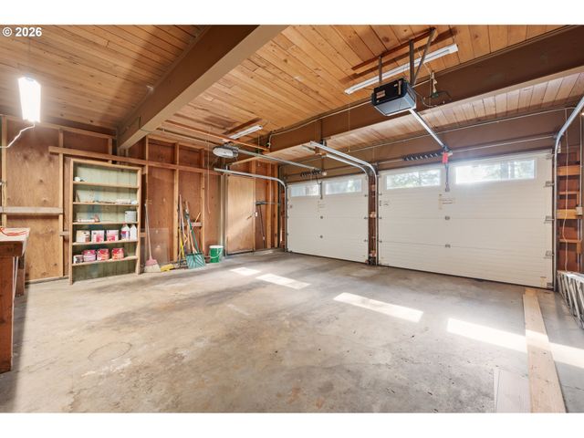 765 SPRAGUE St, Eugene, OR 97405