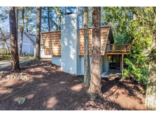 765 SPRAGUE St, Eugene, OR 97405