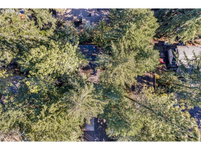 765 SPRAGUE St, Eugene, OR 97405