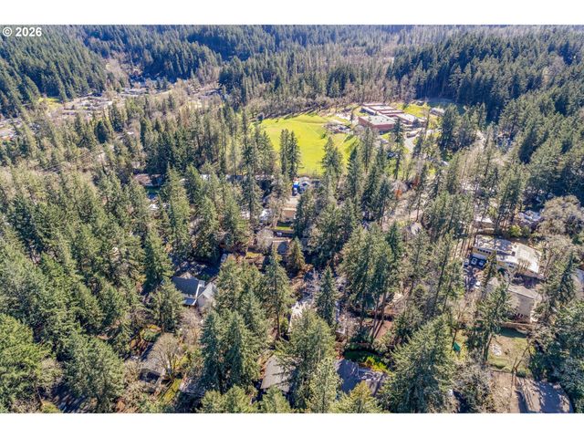 765 SPRAGUE St, Eugene, OR 97405