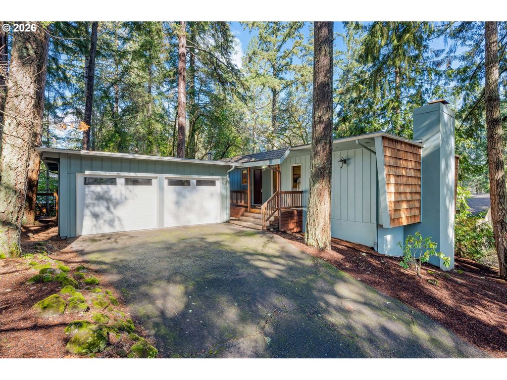 765 SPRAGUE St, Eugene, OR 97405