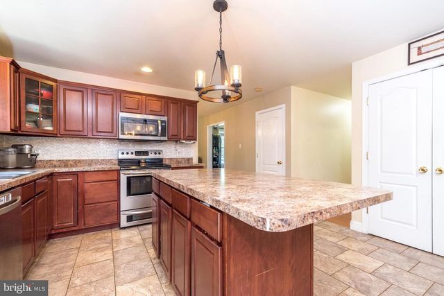 650 OAK PARK RD, Hatfield, PA 19440